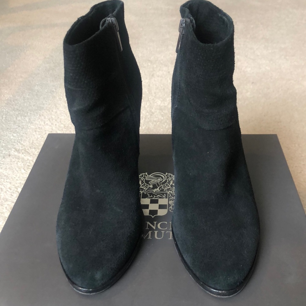 Vince Camuto VC-LARENA black suede bootie
